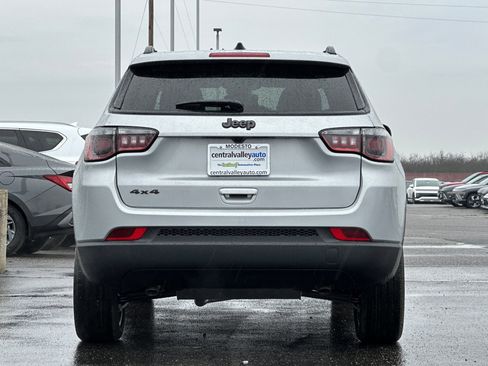 New 2026 Jeep Compass Latitude w/ Sun and Sound Group image 5