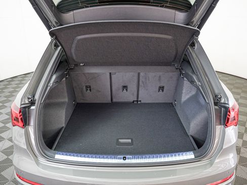 New 2025 Audi Q3 2.0T Premium image 8