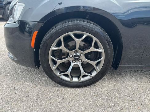 Used 2018 Chrysler 300 S RWD image 24