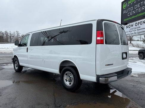 Used 2025 Chevrolet Express 3500 LT w/ LT Preferred Equipment Group image 4