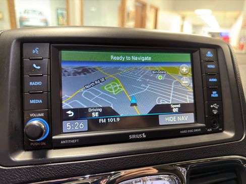 Used 2016 Chrysler Town & Country Touring-L image 44