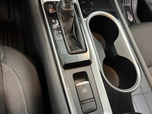 Used 2024 Nissan Altima 2.5 SV image 39