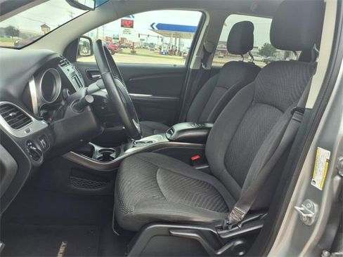 Used 2017 Dodge Journey SE w/ Flexible Seating Group image 17