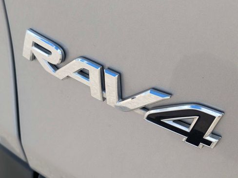 Used 2025 Toyota RAV4 XLE w/ Convenience Package FWD image 14