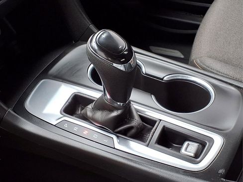 Used 2021 Chevrolet Equinox LT FWD image 15