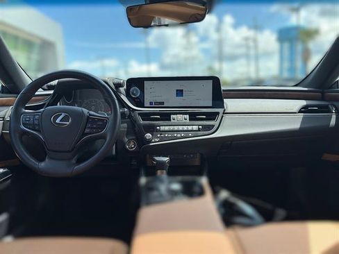 Used 2025 Lexus ES 350 w/ Premium Package FWD image 13