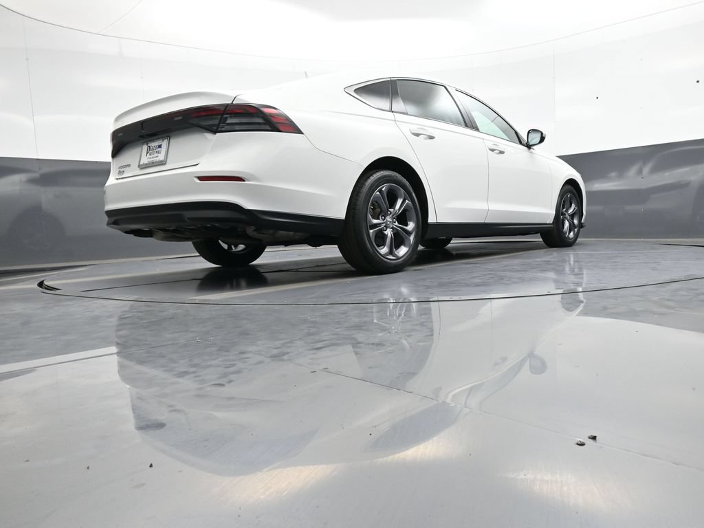 Certified 2023 Honda Accord EX image 29