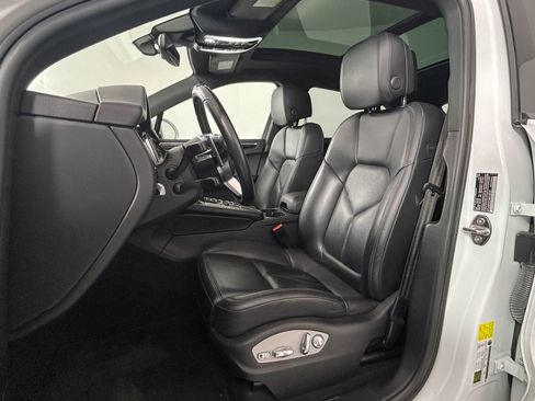 Used 2021 Porsche Macan AWD/4WD image 5