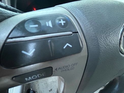 Used 2010 Toyota Camry LE image 19