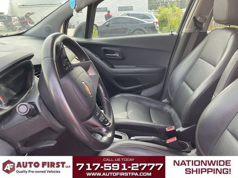 Used 2022 Chevrolet Trax LT w/ Premium Seat Package AWD/4WD image 6