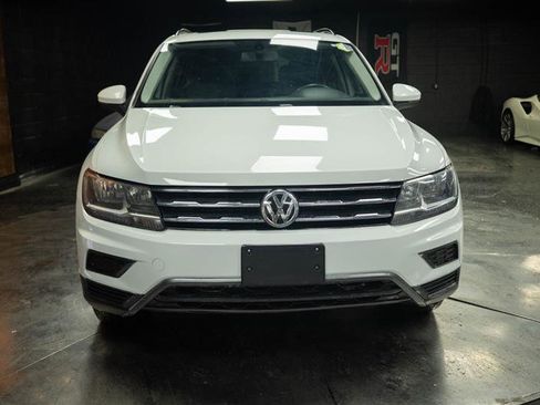 Used 2020 Volkswagen Tiguan SE R-Line FWD image 3