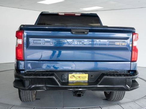 Used 2020 Chevrolet Silverado 1500 Custom w/ Custom Value Package AWD/4WD image 10