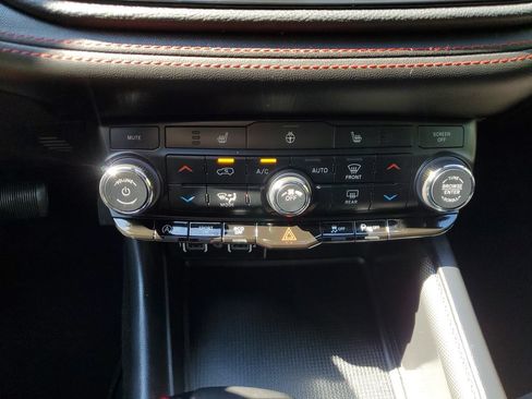 Used 2025 Dodge Durango GT AWD/4WD image 22