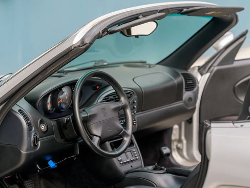 Used 1999 Porsche Boxster RWD image 10