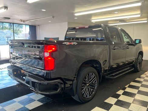 Used 2019 Chevrolet Silverado 1500 Custom w/ Custom Value Package AWD/4WD image 15