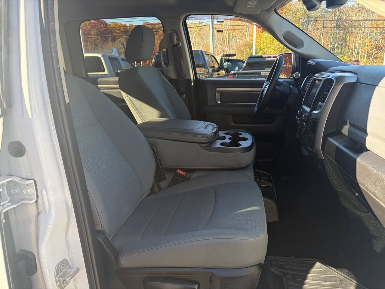 Used 2018 RAM 3500 SLT AWD/4WD image 46