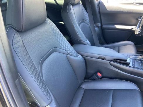Used 2019 Lexus UX 200 w/ Premium Package FWD image 24