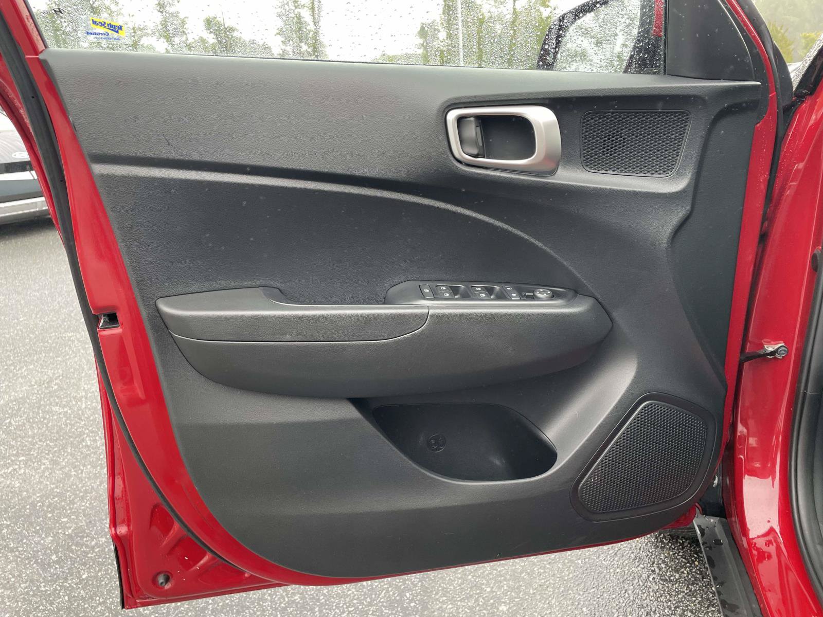 Certified 2022 Hyundai Venue SEL w/ Cargo Package FWD image 5
