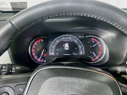 Used 2019 Toyota RAV4 Limited FWD image 19