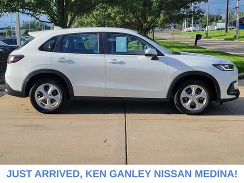 Used 2024 Honda HR-V LX image 2