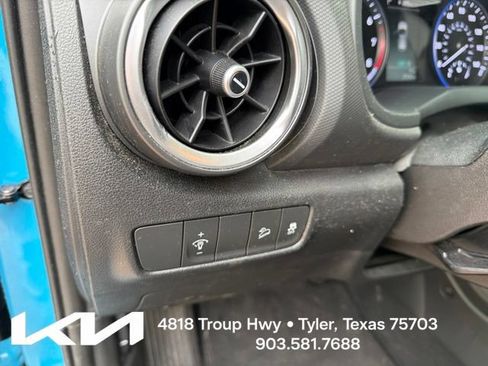 Used 2023 Hyundai Kona SE FWD image 15
