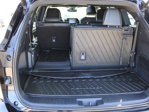 Used 2022 Toyota Highlander XSE image 14