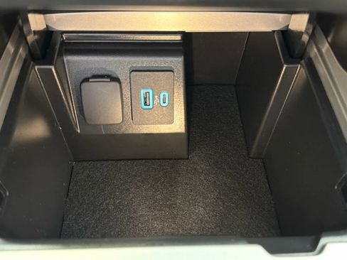 Used 2023 Ford Explorer XLT w/ Equipment Group 202A RWD image 50