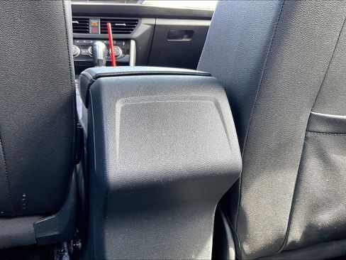 Used 2021 Volkswagen Jetta SE FWD image 39