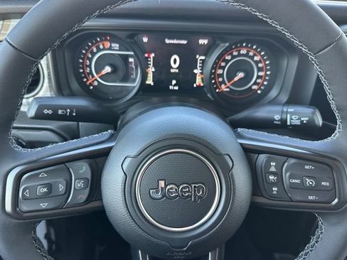 New 2026 Jeep Gladiator Sport AWD/4WD image 22