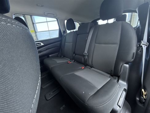 Used 2020 Nissan Pathfinder S image 32