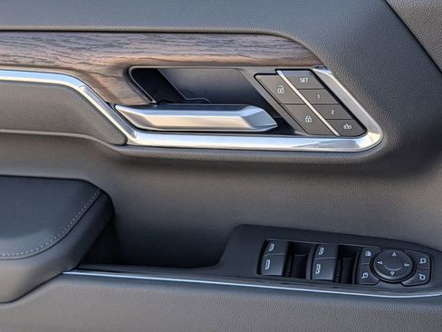 New 2026 GMC Sierra 1500 SLT image 23