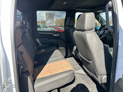 Used 2024 Chevrolet Silverado 3500 High Country w/ Technology Package image 19