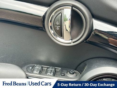 Used 2021 MINI Cooper 4-Door Hardtop FWD image 24