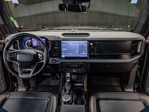 Used 2022 Ford Bronco Badlands image 14