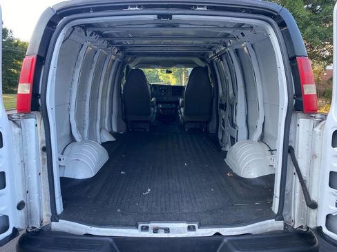 Used 2013 Chevrolet Express 1500 image 17