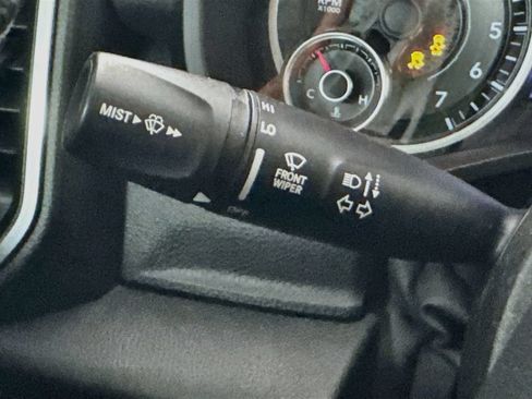 Used 2019 RAM 1500 Laramie AWD/4WD image 12
