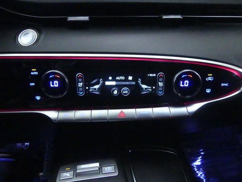 Used 2023 Genesis GV70 3.5T Sport w/ Sport Prestige Package image 15