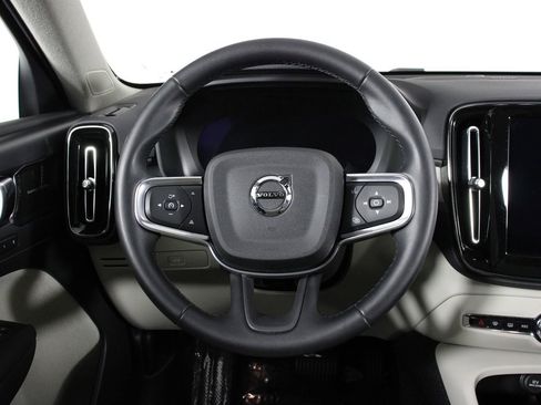 Certified 2023 Volvo XC40 B5 Ultimate image 8