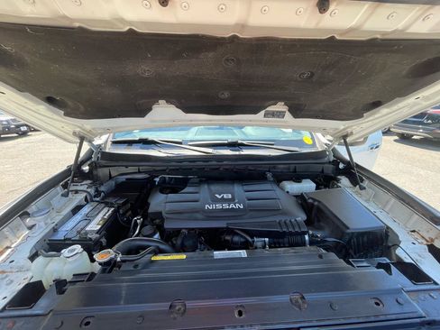Used 2017 Nissan Titan S AWD/4WD image 20