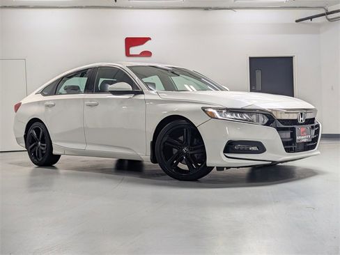 Used 2020 Honda Accord Sport image 2