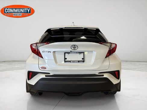Used 2020 Toyota C-HR LE image 5