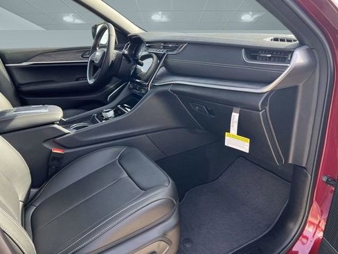 New 2025 Jeep Grand Cherokee L Limited w/ Luxury Tech Group II image 27