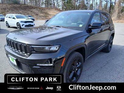 Used 2023 Jeep Grand Cherokee Limited w/ Black Appearance Package