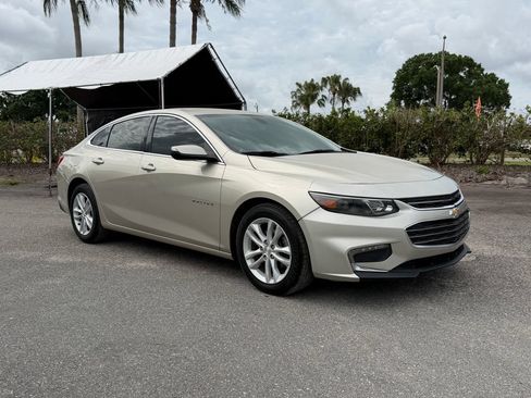 Used 2016 Chevrolet Malibu LT w/ Leather Package FWD image 2