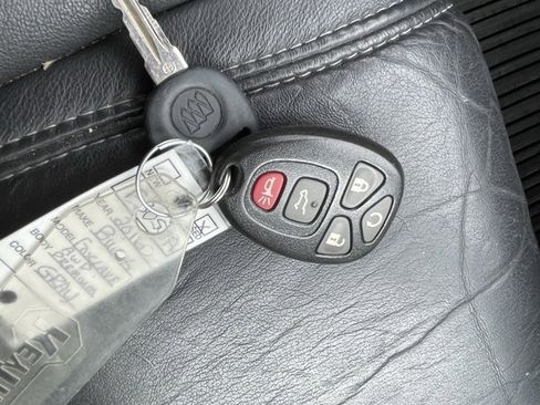 Used 2016 Buick Enclave Premium w/ Experience Buick Package image 11