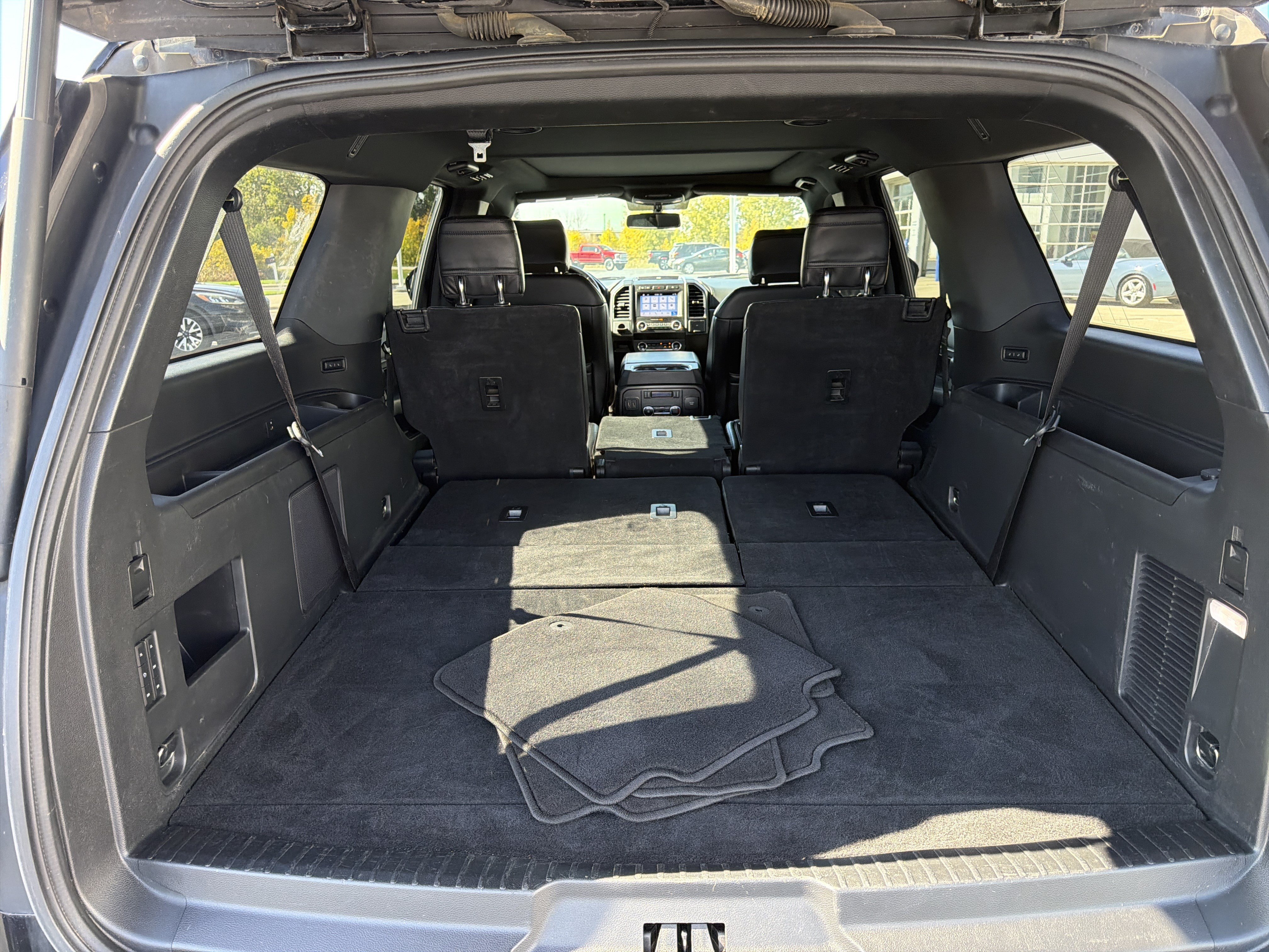 Used 2019 Ford Expedition Max Limited AWD/4WD image 17