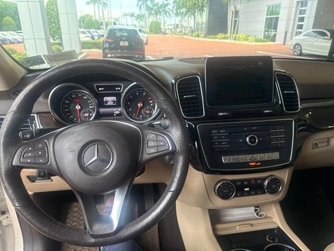 Used 2017 Mercedes-Benz GLE 350 4MATIC image 4