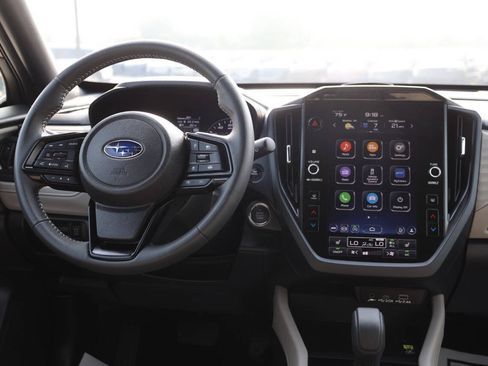Used 2025 Subaru Forester Premium AWD/4WD image 23