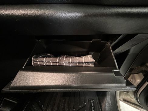 Used 2021 Chrysler Pacifica Touring-L w/ Uconnect Theater Family Group image 28