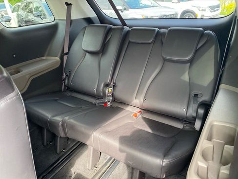 Certified 2025 Kia Carnival FWD image 25